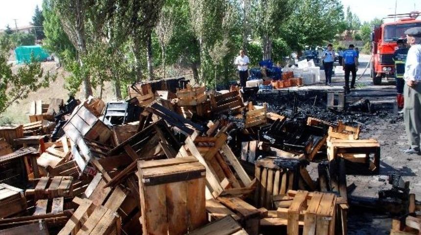 Besni'de Sebze Halinde &Ccedil;ıkan Yangın Korkuttu