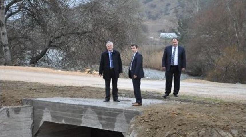 Bilecik'te Tahrip Edilmiş Yollar Onarılıyor