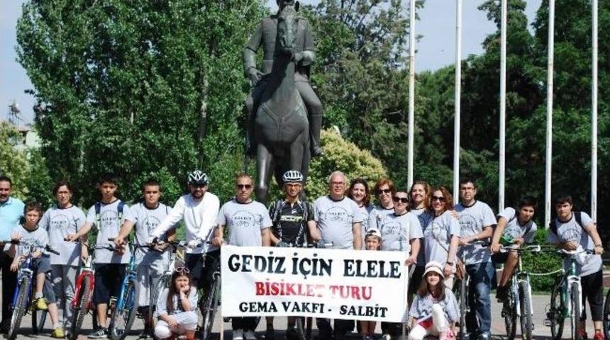 Salihli&rsquo;de Pedallar Gediz Nehri İ&ccedil;in D&ouml;nd&uuml;