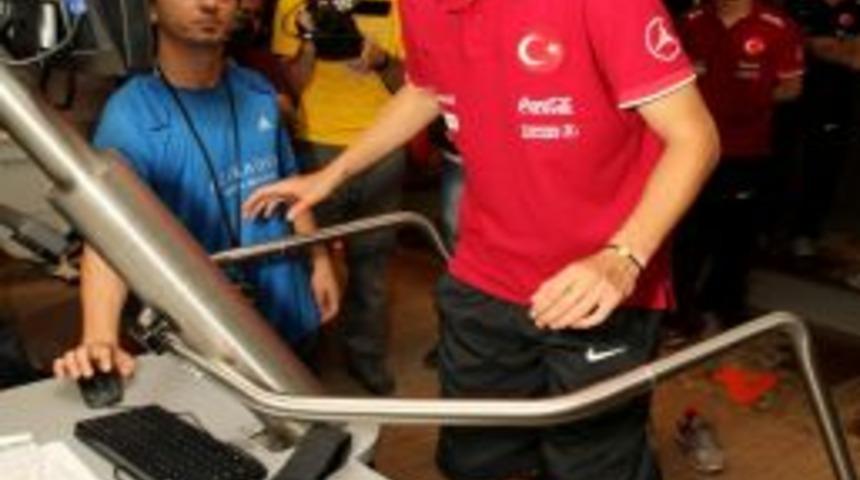 U20 Milli Takımı'ndan Acıbadem Sporcu Sağlığı Merkezi'ne Ziyaret