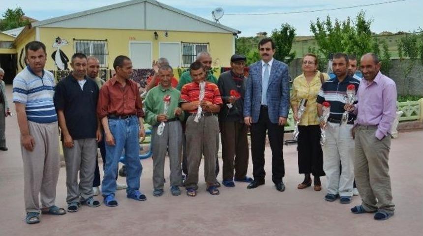 Başkan Uzunkaya Bakım Merkezini Ziyaret Etti