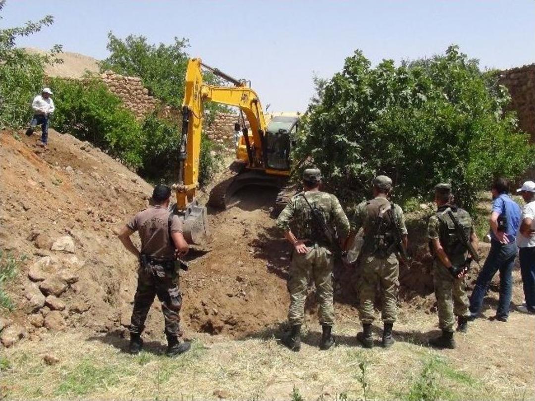 Kızıltepe Yurteri K&ouml;y&uuml;nde Yapılan Kazı &Ccedil;alışması Tamamlandı