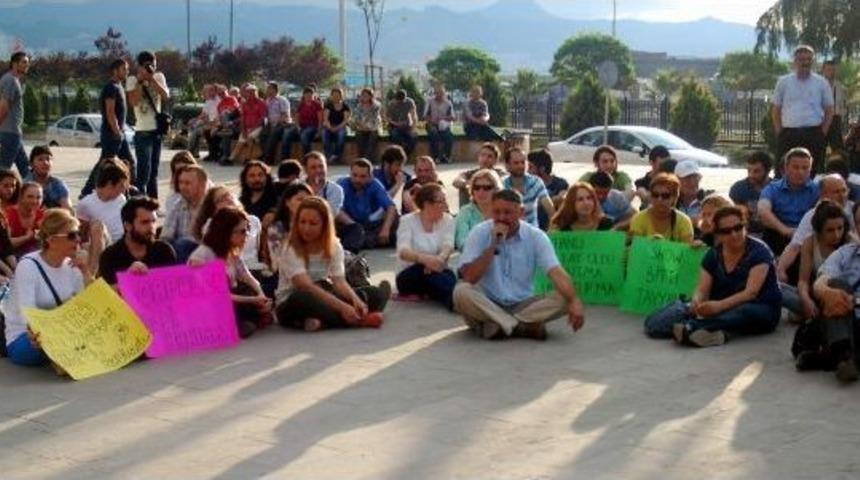 &ldquo;gezi Parkı&rdquo; İ&ccedil;in Oturma Eylemi Yaptılar