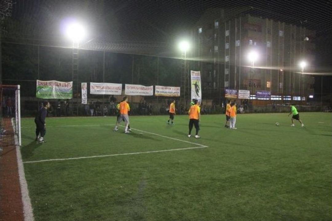 Nurettin Dolgun Teknik Ve End&uuml;stri Meslek Lisesi 2 Kupa Aldı