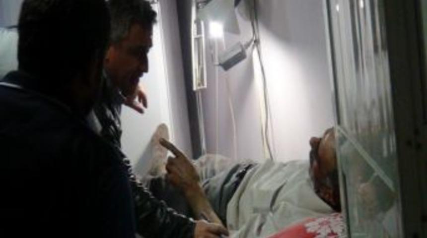 Ambulansla Minib&uuml;s &Ccedil;arpıştı: 8 Yaralı