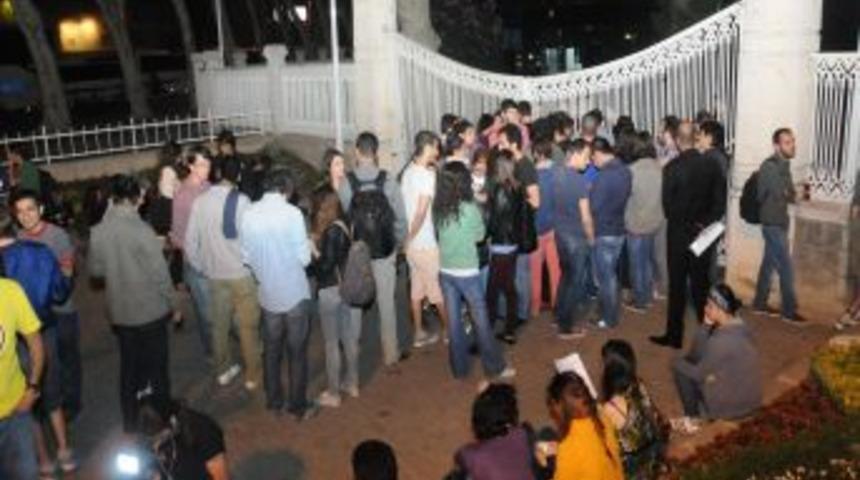 Vali Mutlu, Gezi Parkı Gen&ccedil;leriyle Bir Araya Geldi