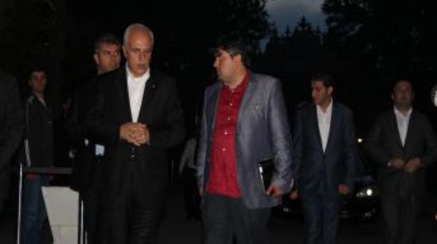 İstanbul Valisi Gezi Parkı eylemcileriyle buluştu