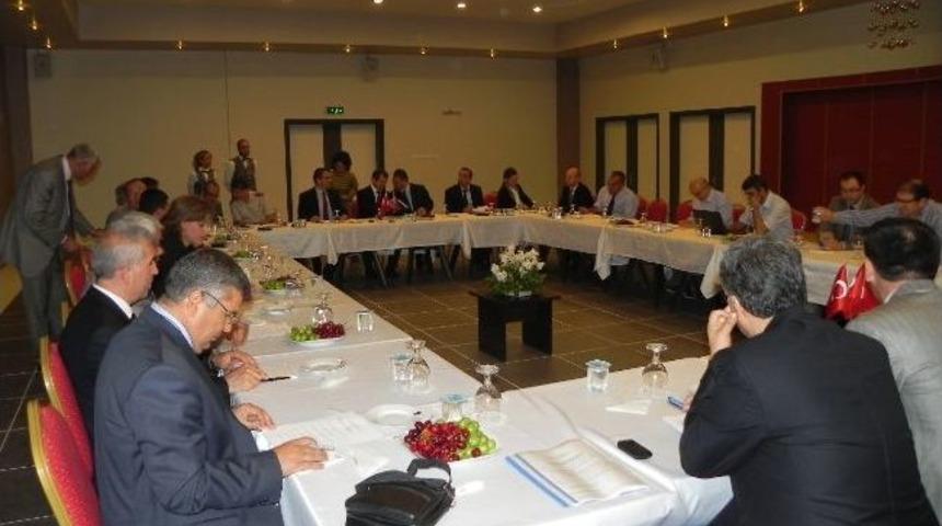 İzmir&rsquo;deki Ceza Ve İnfaz Kurumlarının Sorunları &Ouml;demiş&rsquo;te Ele Alındı