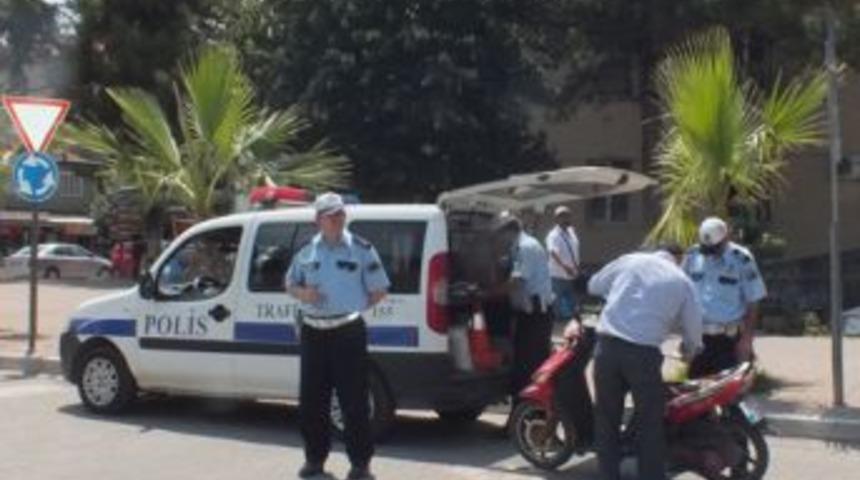 Ehliyetsiz s&uuml;r&uuml;c&uuml;ye ve aracın sahibine 2.814 TL ceza