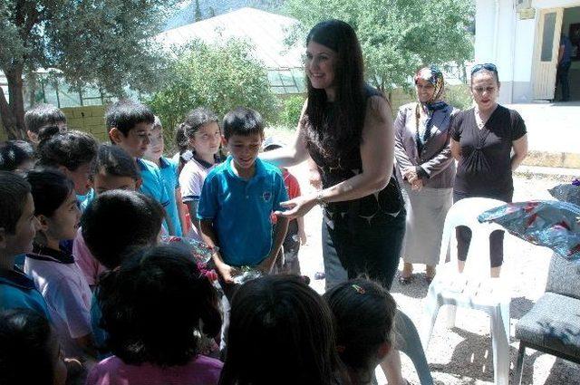 G&ouml;n&uuml;l El&ccedil;ilerinden K&ouml;y &Ccedil;ocuklarına Oyun Parkı 2