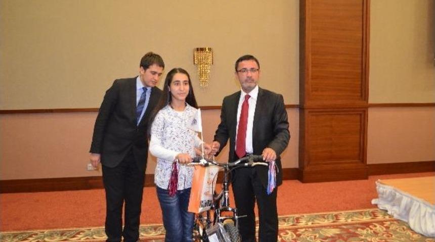 Malatya&rsquo;da Başarıyı &Ouml;d&uuml;llendirme Programı D&uuml;zenlendi