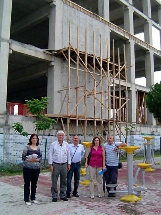 Mavişehir'de Gökdelen'e Tepki