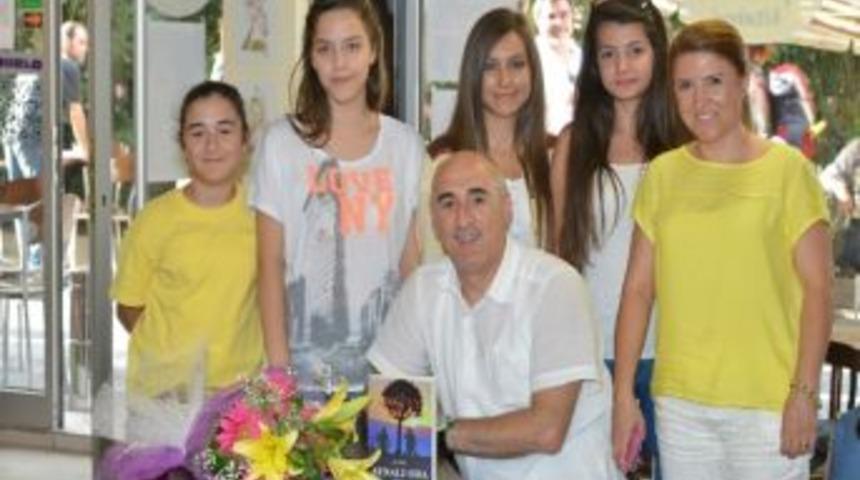 İzmir&rsquo;in Romanı &lsquo;aynalı Oda&rsquo; Okuyucusuyla Buluştu