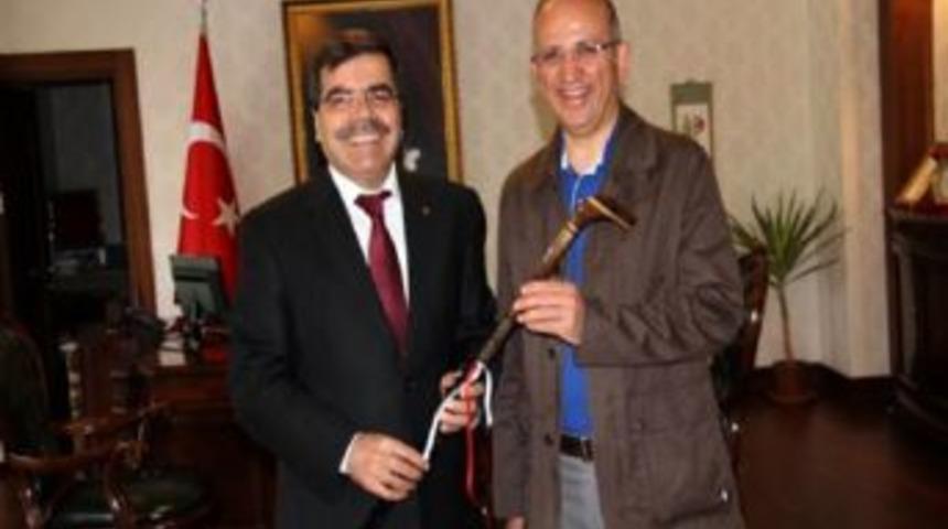 Vali Yurdakul&rsquo;dan Eski Bitlis Valisi Yılmaz&rsquo;a Ziyaret