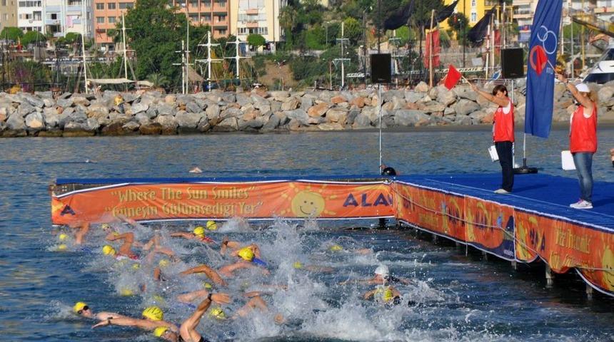 T&uuml;rkiye&rsquo;de Ilk Kez D&uuml;zenlenen ETU 2013 Triatlon Şampiyonası Başladı