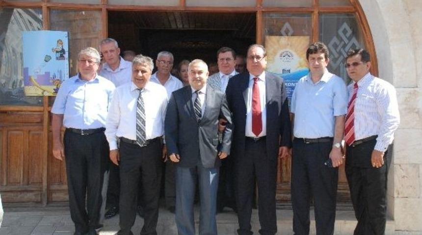 Başkan Macit &Ouml;zcan Kaymakam Damatlar&rsquo;ı Ziyaret Etti