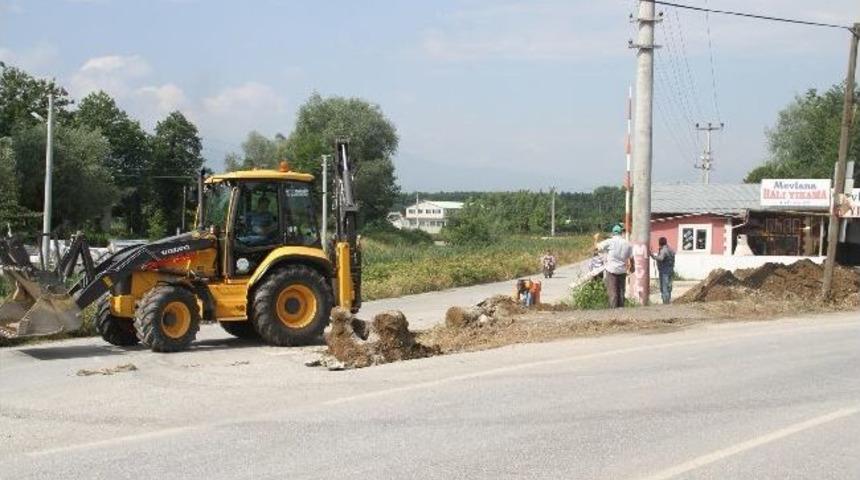 Akyazı&rsquo;da Alt Yapı &Ccedil;alışmaları Devam Ediyor