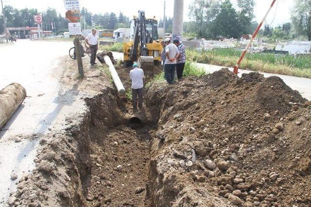 Akyazı’da Alt Yapı Çalışmaları Devam Ediyor