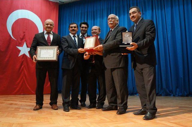 Bakan Avcı, Yılın Kaliteli Okul Ve Ekiplerini Ödüllendirdi 1