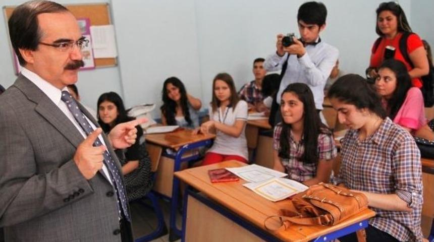 Vali Coş&rsquo;tan &Ouml;ğrencilere Nasihat