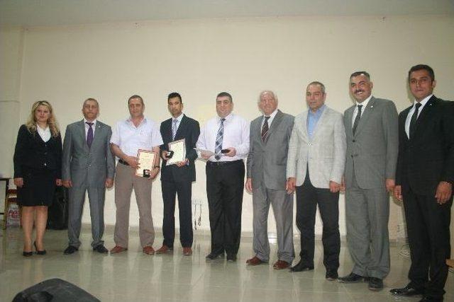 Kızılay G&ouml;n&uuml;ll&uuml; Kan Bağış&ccedil;ılarını &Ouml;d&uuml;llendirdi 1