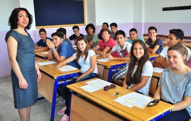 İzmir de 675 Bin 962 &Ouml;ğrenci Karne Sevinci Yaşadı 2