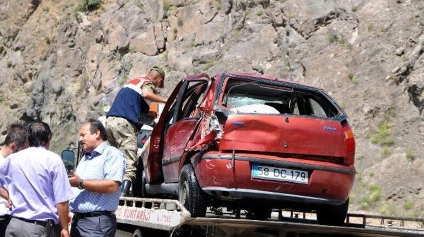 Sivas&rsquo;ta Trafik Kazası: 3 Yaralı