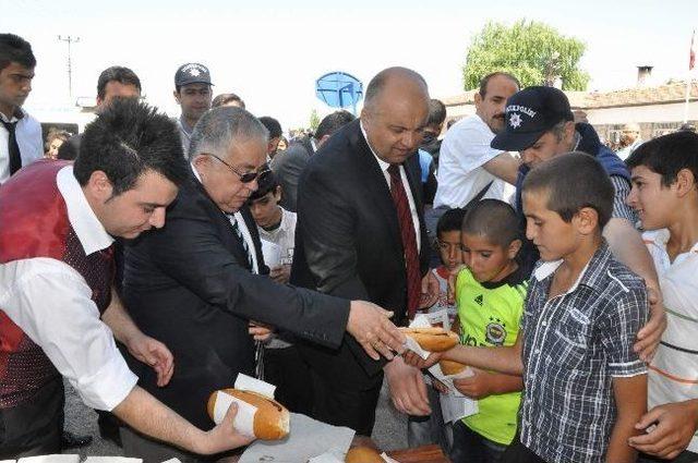 Öğrenciler Karnelerini Polisten Aldı