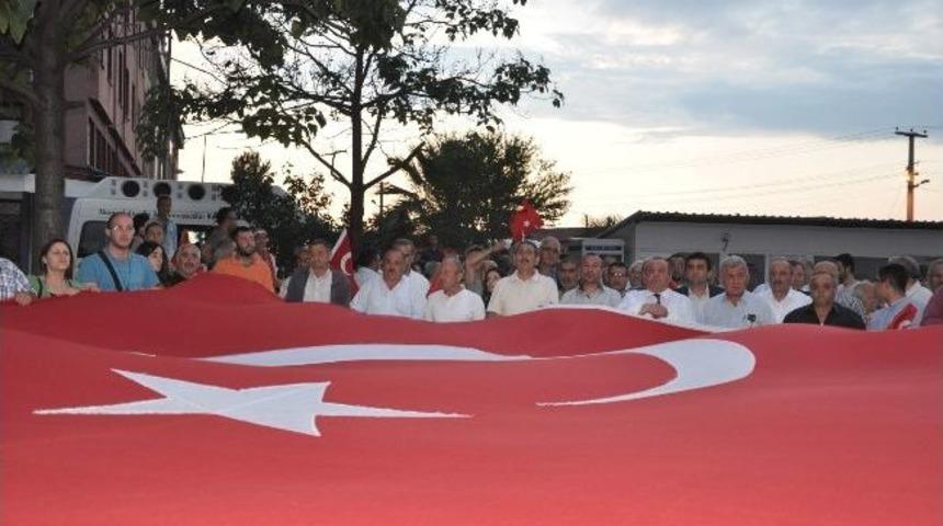 Kozlu'da Gezi Parkı Eylemine Destek Y&uuml;r&uuml;y&uuml;ş&uuml;