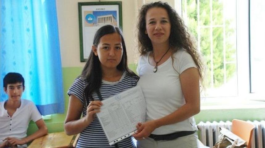 Didim&rsquo;de &Ouml;ğrencilerin Karne Sevinci