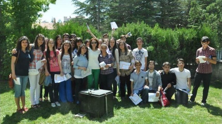 Niğde&rsquo;de 74 Bin &Ouml;ğrenci Karne Aldı