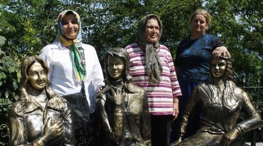 Kızlar Tabya Başına Geri D&ouml;nd&uuml;