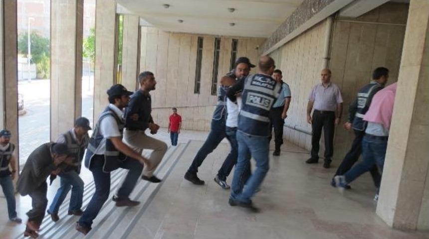 Esrar Satıcılarından Gazetecilere Tehdit