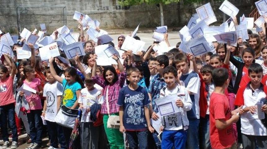 Biga&rsquo;da 13 Bin 492 &Ouml;ğrenci Karne Aldı