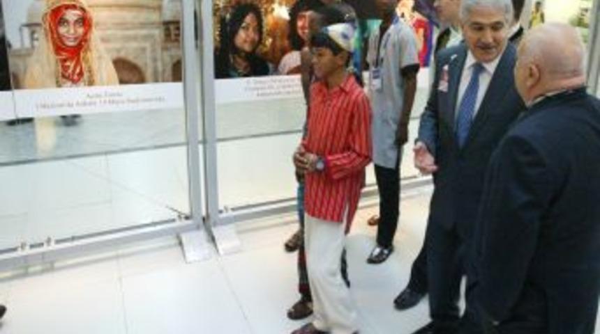 Sani Şener: T&uuml;rk Okulları T&uuml;rkiye Adına &Ouml;nemli G&ouml;revler &Uuml;stleniyor