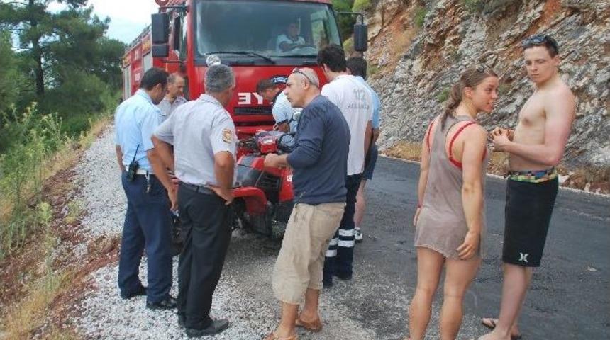 İngiliz Turist Ağaca &Ccedil;arparak Kurtuldu