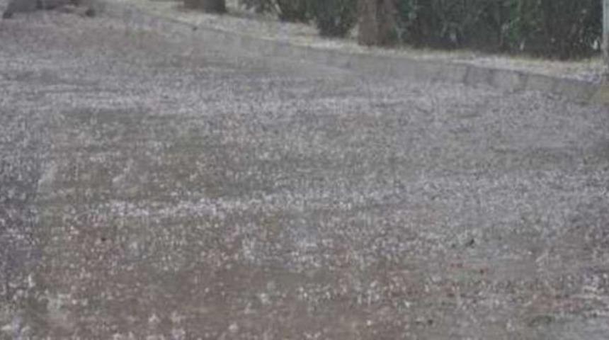 K&uuml;re&rsquo;ye Fındık B&uuml;y&uuml;kl&uuml;ğ&uuml;nde Dolu Yağdı