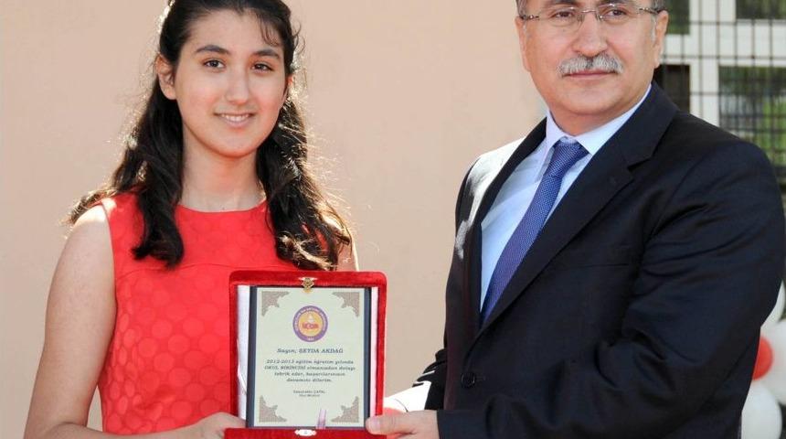 Manisa'da 253 Bin &Ouml;ğrenci Karne Sevinci Yaşadı