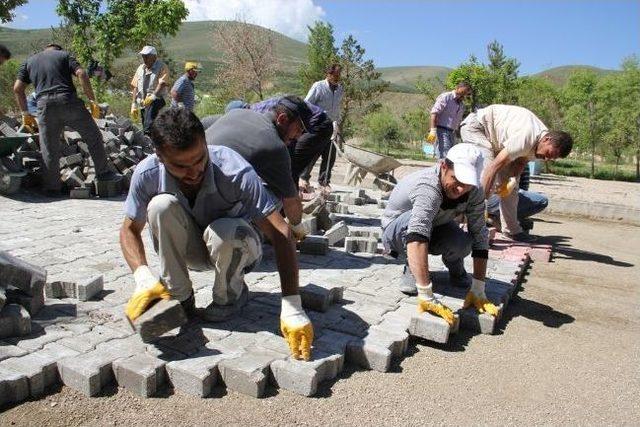 Kent Ormanı’nda Hummalı Yol Çalışması