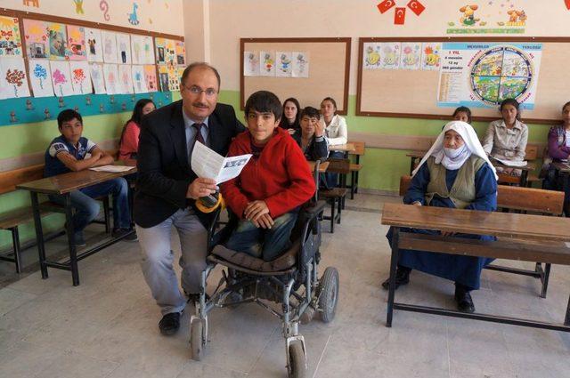 Leğendeki Mahsun Çocuk Ilköğretimden Mezun Oldu 3