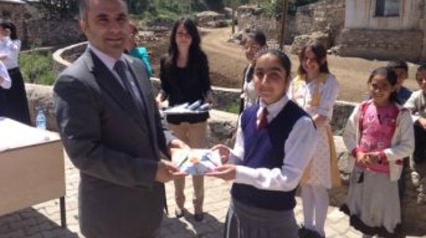 Karnelerini Kaymakam G&uuml;ler'den Aldılar