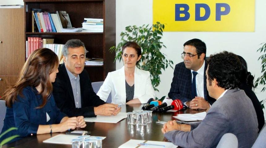 Taksim Dayanışma Platformu &Uuml;yeleri, CHP, MHP Ve BDP Gruplarını Ziyaret Etti