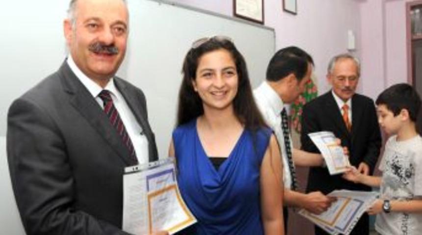 Denizli&rsquo;de 181 Bin 611 &Ouml;ğrenci Karne Aldı