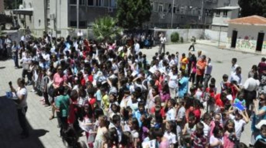 &Ccedil;anakkale'de 67 Bin &Ouml;ğrenci Karne Aldı