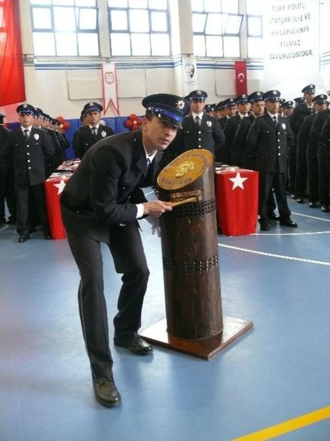 Bilecik'te Polislerin Mezuniyet Coşkusu