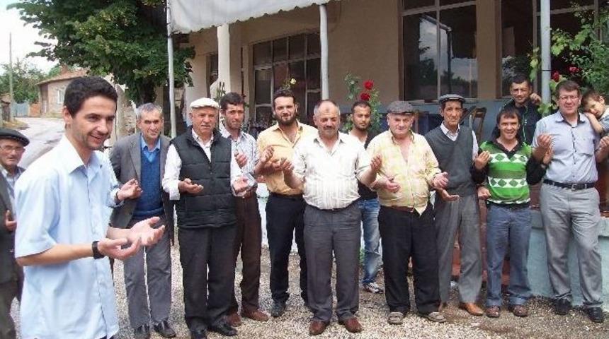 K&ouml;y İmam-hatibi Kendi Asker Duasını Yaptı