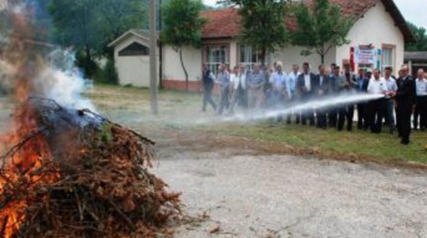 Orman K&ouml;ylerine Su Tankeri Dağıtıldı