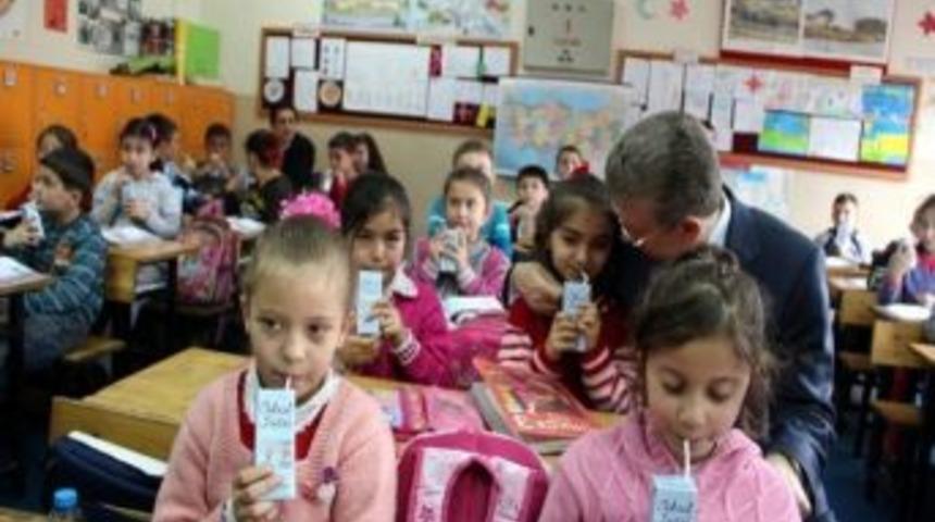 Bartın&rsquo;da Yarım Milyon S&uuml;t Dağıtıldı