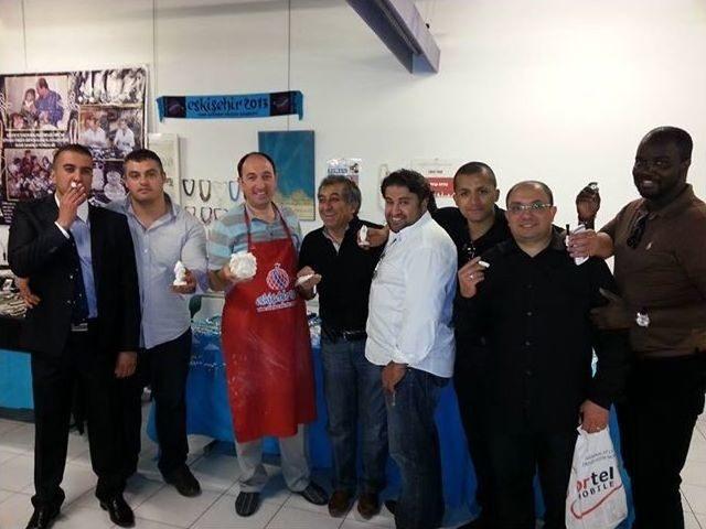 Eskişehir&rsquo;i Paris&rsquo;te Temsil Etti 1