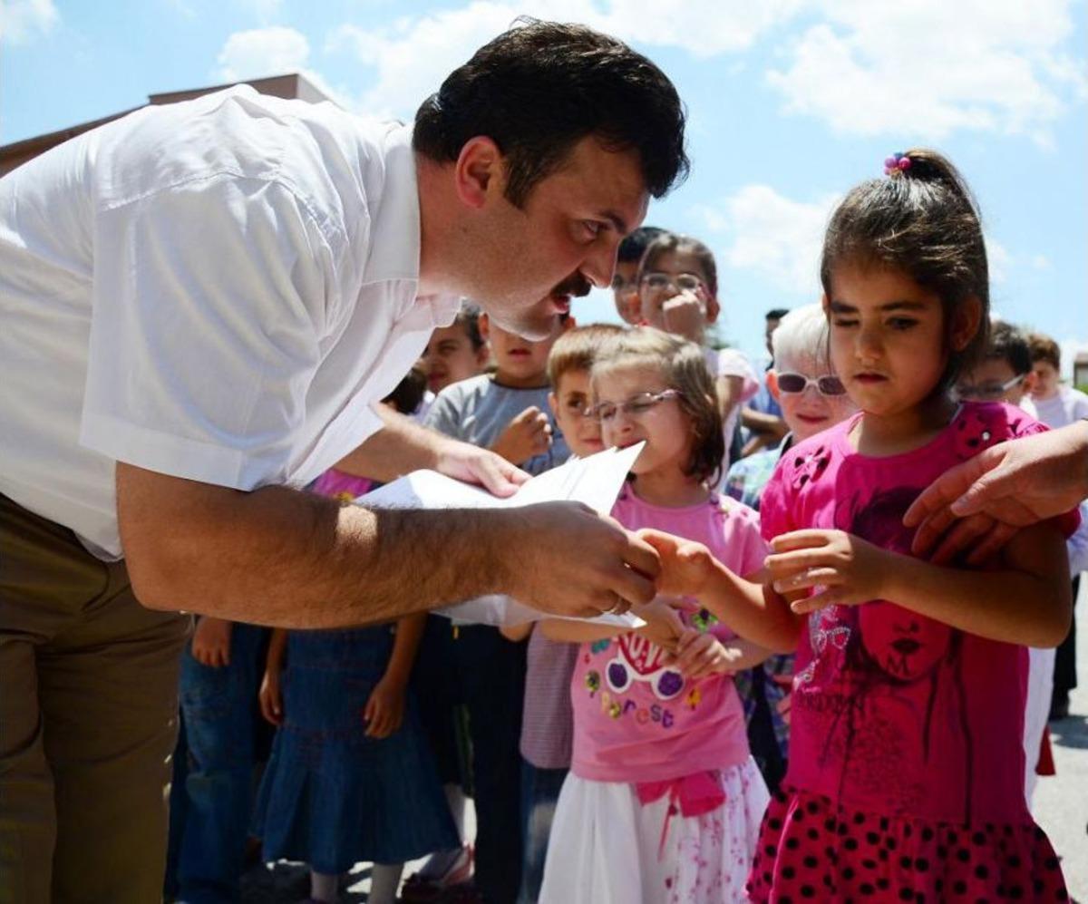 G&ouml;rme Engelli &Ouml;ğrencilerin Karne Sevinci